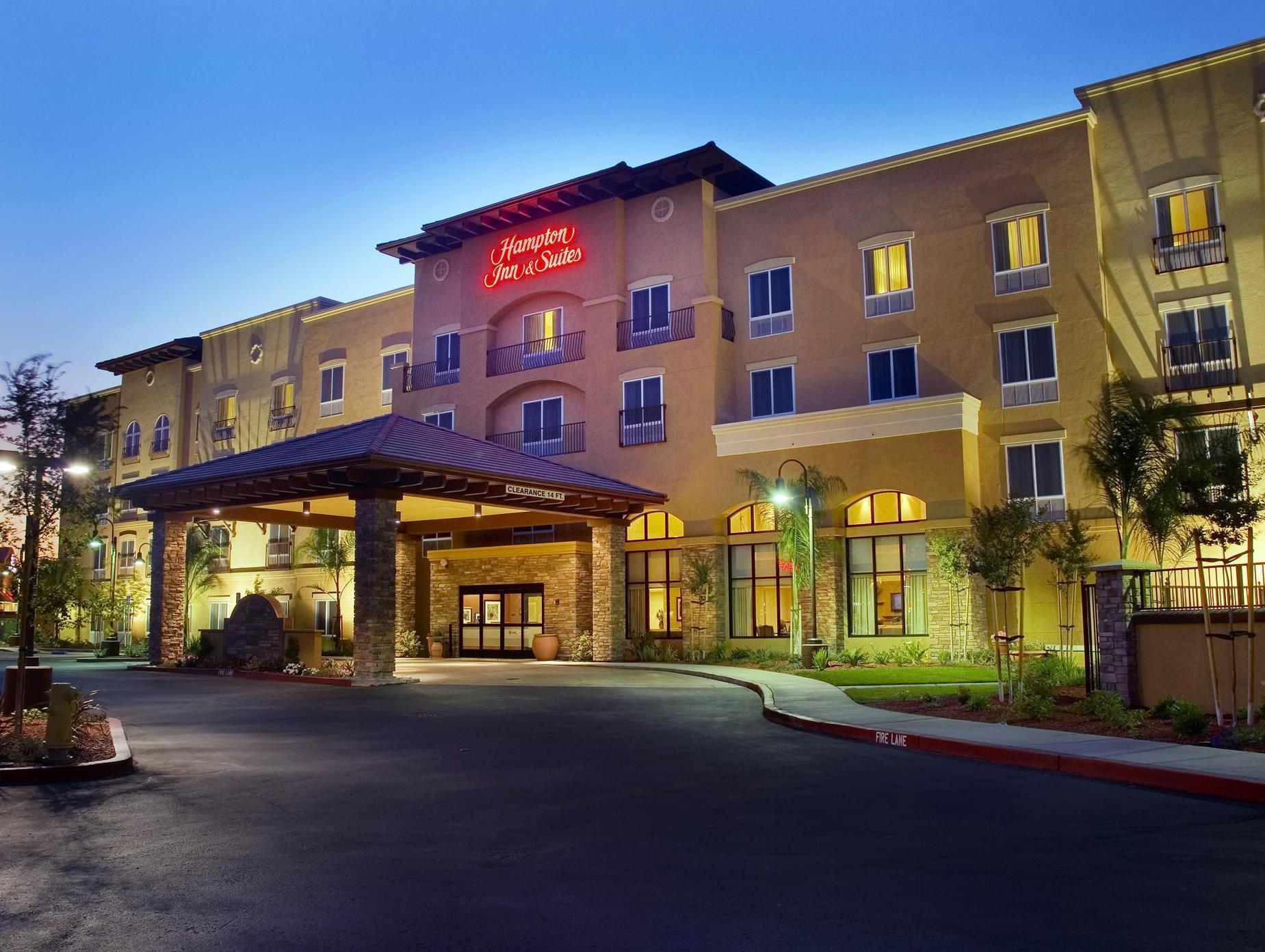 Hampton Inn & Suites Lodi Bagian luar foto