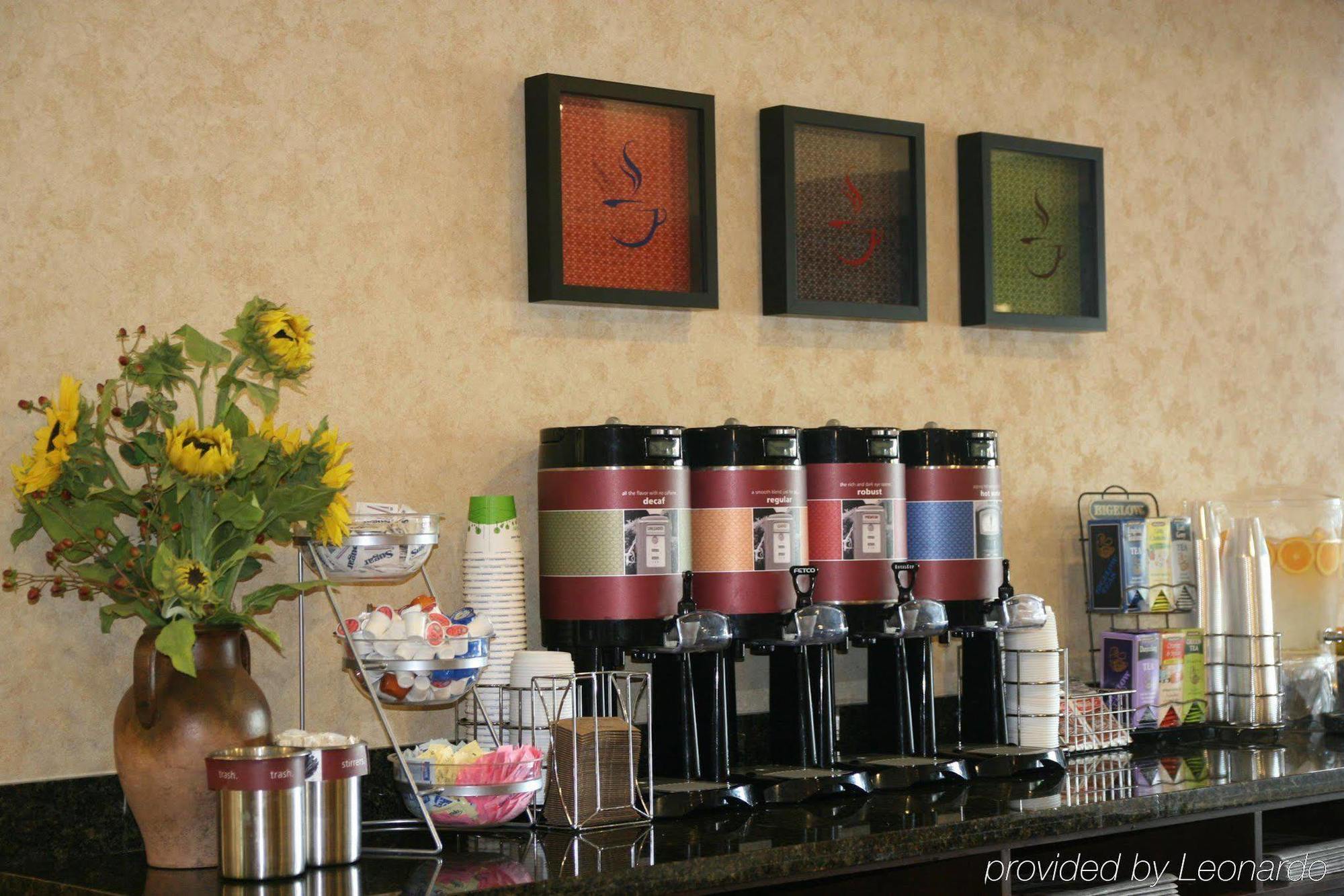 Hampton Inn & Suites Lodi Restoran foto